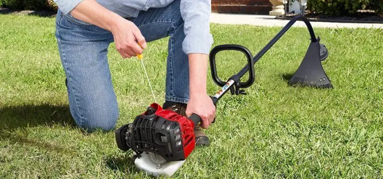 How to Repair the Gas Line on a Weed Eater Trimmer